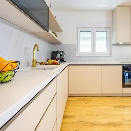 Apartament Frane - Makar *